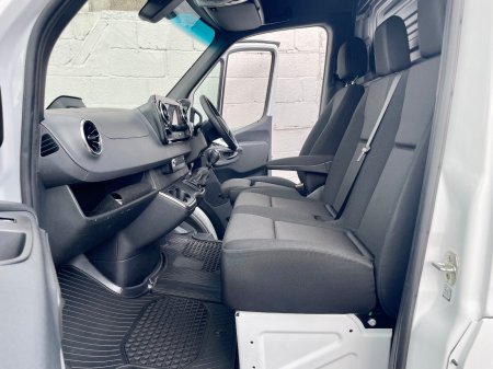 2025 Mercedes-Benz Sprinter - photo 25