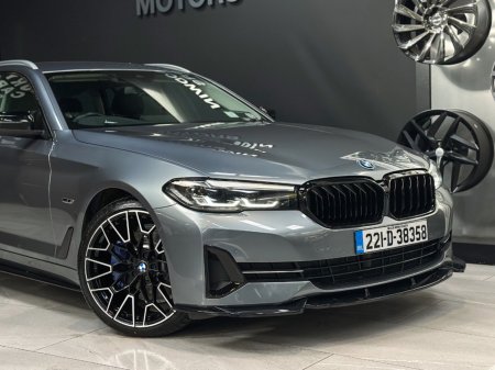 2022 BMW 5-Series - photo 2