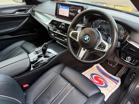 2021 BMW 5-Series - photo 12