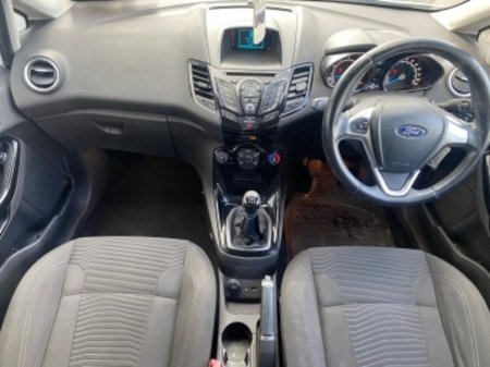 2015 Ford Fiesta - photo 9