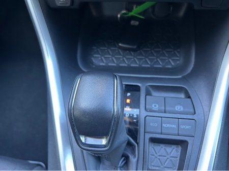 2024 Toyota RAV4 - photo 4