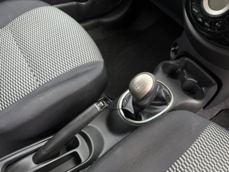 2015 Nissan Micra - photo 11