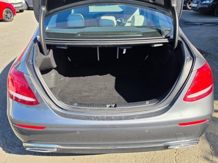 2017 Mercedes-Benz E-Class - photo 11