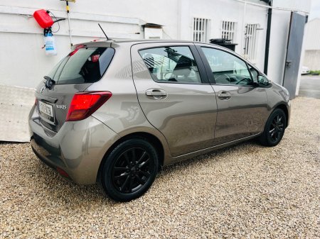 2017 Toyota Yaris - photo 10