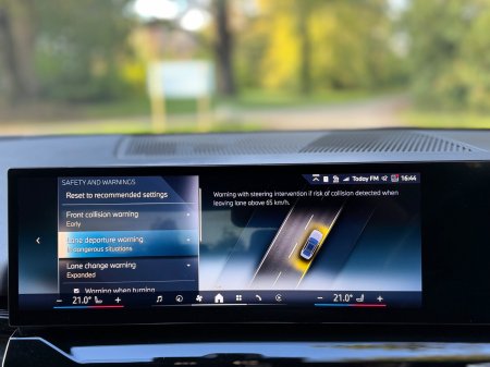 2024 BMW 5-Series - photo 21