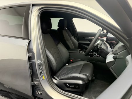2025 BMW 5-Series - photo 11