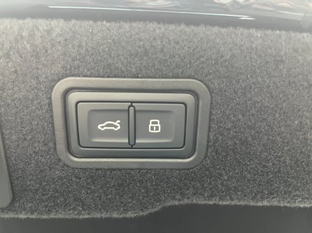 2024 Audi A8 - photo 8