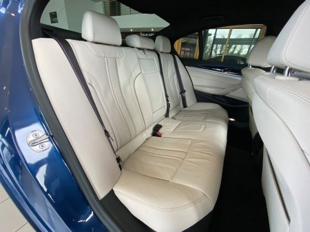 2023 BMW 5-Series - photo 11