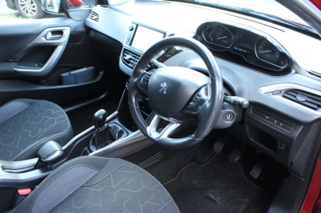 2017 Peugeot 2008 - photo 6