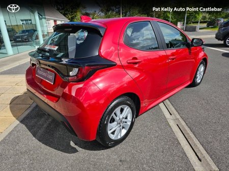 2024 Toyota Yaris - photo 2
