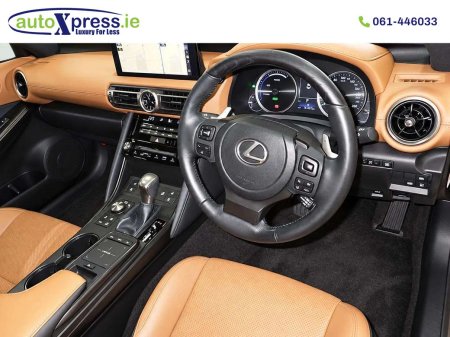 2021 Lexus IS - photo 2