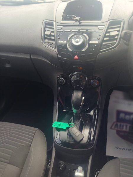 2015 Ford Fiesta - photo 14