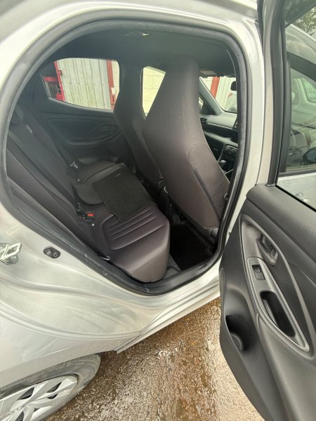2021 Toyota Yaris - photo 13