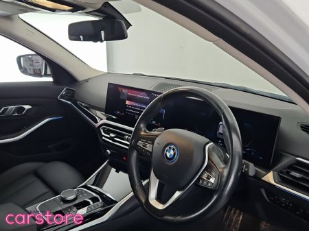 2023 BMW 3-Series - photo 9