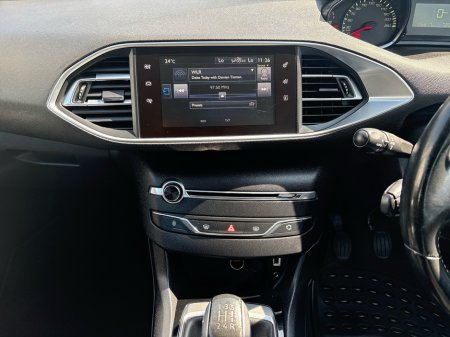 2017 Peugeot 308 - photo 11