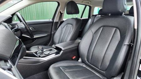 2021 BMW 3-Series - photo 17