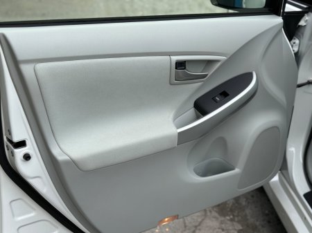 2015 Toyota Prius - photo 9