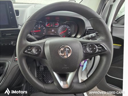 2022 Vauxhall Combo - photo 15