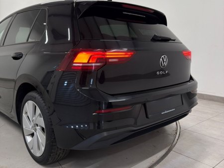 2025 Volkswagen Golf - photo 4