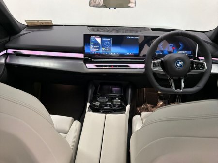 2026 BMW 5-Series - photo 4