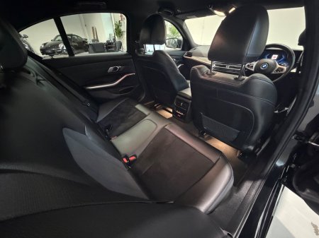 2023 BMW 3-Series - photo 17