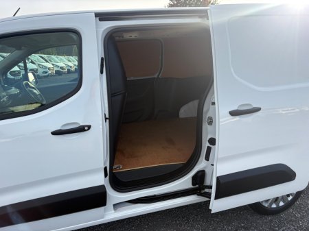 2020 Peugeot Partner - photo 16