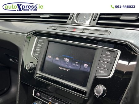 2017 Volkswagen Passat - photo 24
