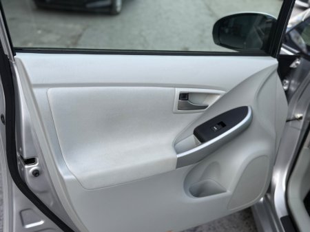 2013 Toyota Prius - photo 9