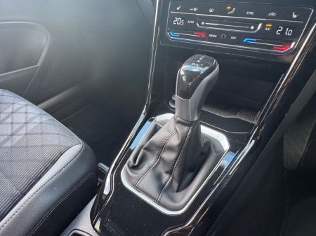 2025 Volkswagen T-Roc - photo 20