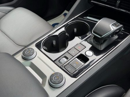 2021 Volkswagen Touareg - photo 16