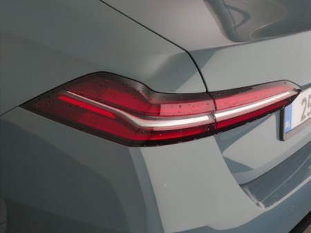 2025 BMW 5-Series - photo 19
