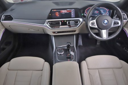 2022 BMW 3-Series - photo 14