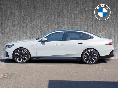 2026 BMW 5-Series - photo 3