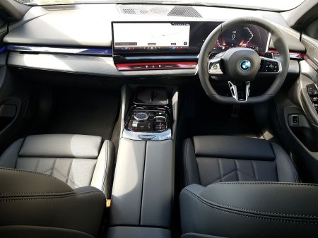 2026 BMW 5-Series - photo 4