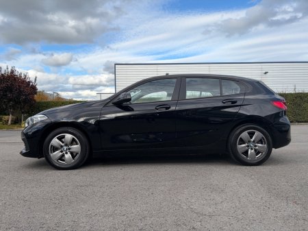 2022 BMW 1-Series - photo 2