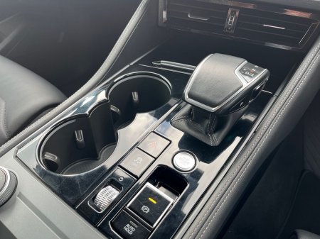 2024 Volkswagen Touareg - photo 10