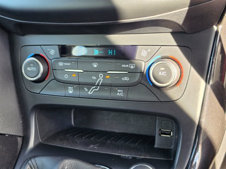 2018 Ford Focus - photo 21