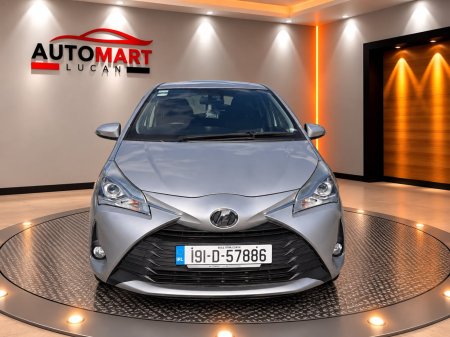 2019 Toyota Vitz - photo 2