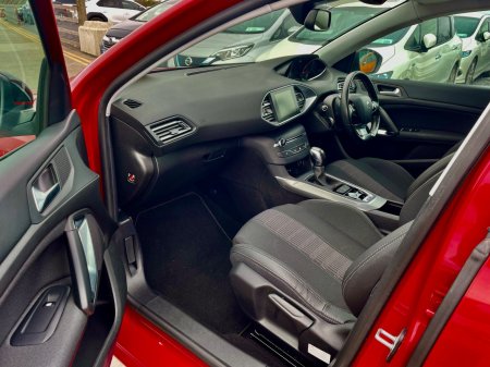 2018 Peugeot 308 - photo 15