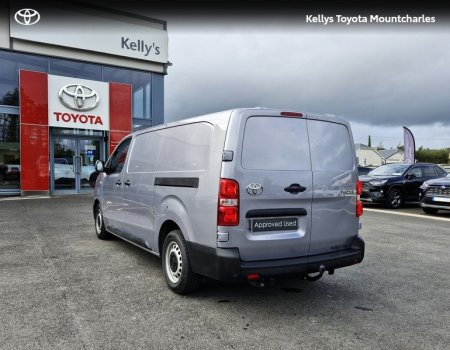 2025 Toyota Proace - photo 17