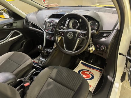 2015 Vauxhall Zafira - photo 14