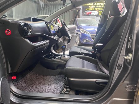 2015 Toyota Aqua - photo 10