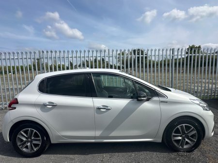 2017 Peugeot 208 - photo 8