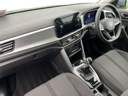2026 Volkswagen T-Roc - photo 2