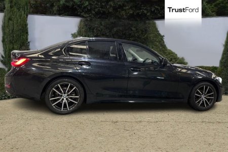 2021 BMW 3-Series - photo 3