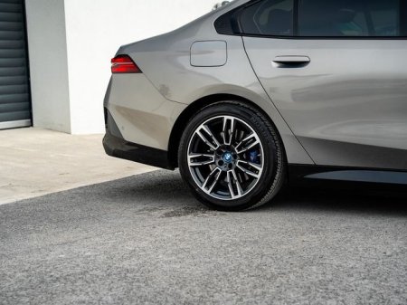 2024 BMW 5-Series - photo 5