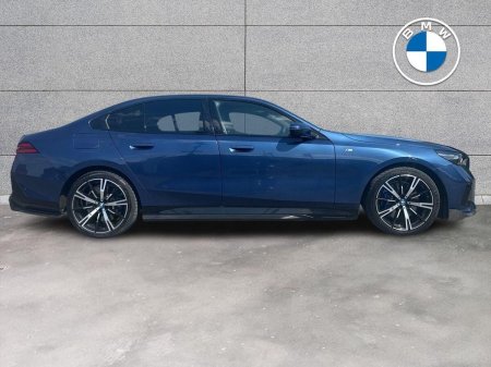 2024 BMW 5-Series - photo 24
