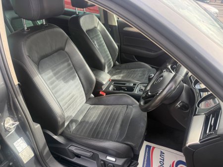 2017 Volkswagen Passat - photo 14
