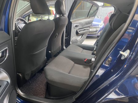 2017 Toyota Aqua - photo 12