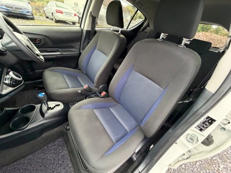 2019 Toyota Aqua - photo 24